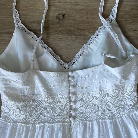 BCBG MAXAZRIA White Eyelet Maxi Tiered Sundress M cottagecore - Picture 8 of 8